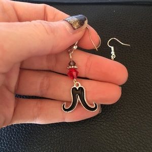 Mustache Earrings!